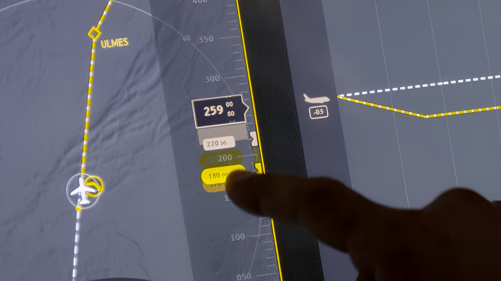 closer view touchscreen interaction